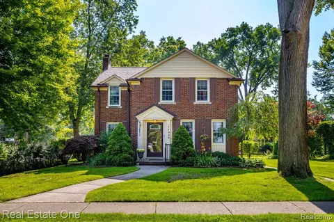 11036 Cranston St, Livonia, MI 48150