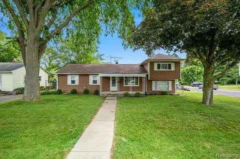3205 Gerald Ave, Rochester Hills, MI 48307