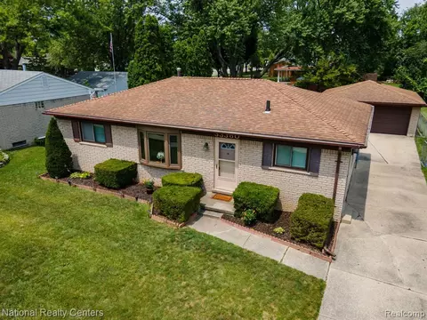33360 Yorkdale St, Westland, MI 48185