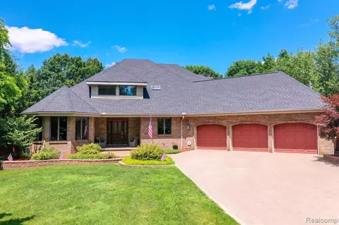 13397 Hibner Rd, Hartland, MI 48353