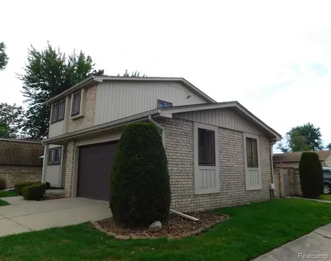 29033 Yorkshire Ln, Warren, MI 48088