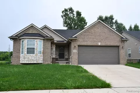 33459 Sand Piper Dr, Romulus, MI 48174