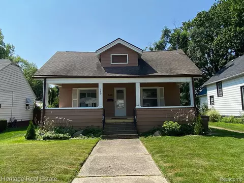 349 Voorheis St, Pontiac, MI 48341