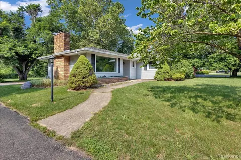 5685 Brooklyn Rd, Jackson, MI 49201