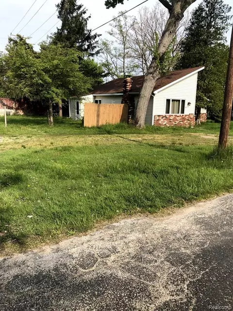 371 Monroe Blvd, Harsens Island, MI 48028