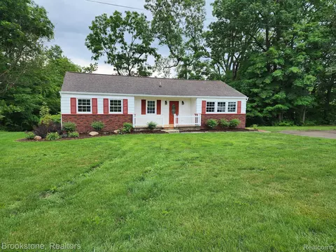 5038 N Seymour Rd, Flushing, MI 48433