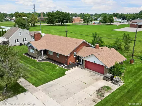 13355 Trenton Rd, Southgate, MI 48195