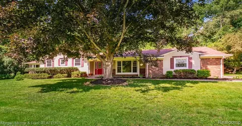 1845 N Livernois Rd, Rochester Hills, MI 48306