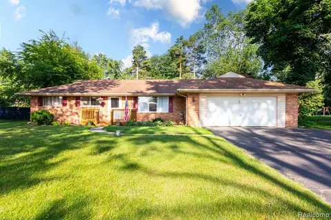 6175 Paramus, Clarkston, MI 48346