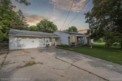 2457 S Vassar Rd, Davison, MI 48423