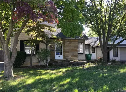 23072 Beechwood Ave, Eastpointe, MI 48021