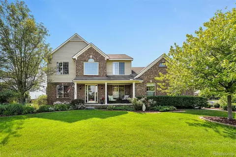 25853 Cobblers Ln, Lyon, MI 48178