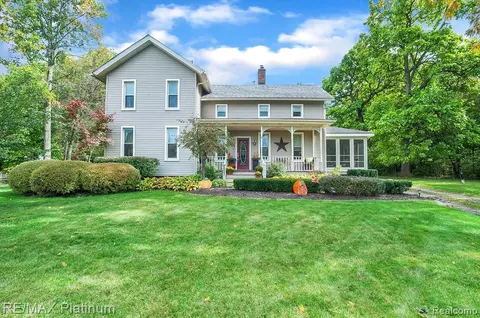 10603 Livingston St, Whitmore Lake, MI 48189