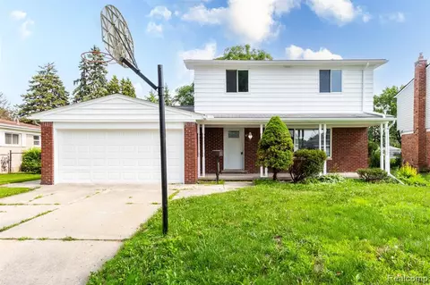 13220 Cloverlawn Dr, Sterling Heights, MI 48312