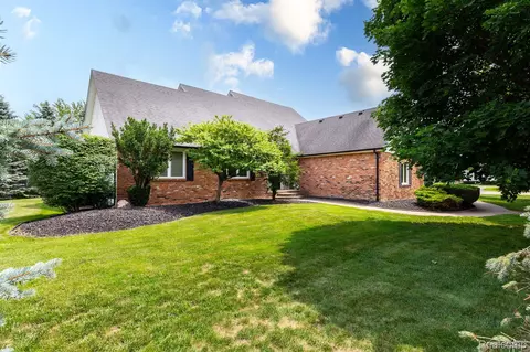 11689 Lennry Ave, Shelby Township, MI 48315