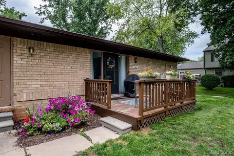 33821 Hooker Rd, Chesterfield, MI 48047