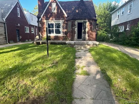 15360 Whitcomb St, Detroit, MI 48227