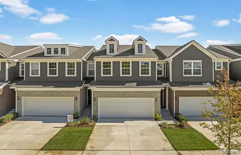 4950 Glenora Dr, Lake Orion, MI 48359