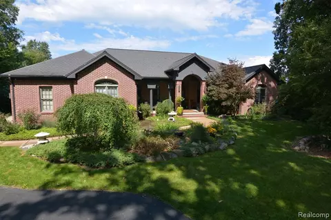 7394 Black Forest Dr, Dexter, MI 48130 photo 1