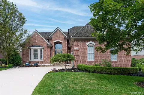 2609 Summerlin, Rochester, MI 48306