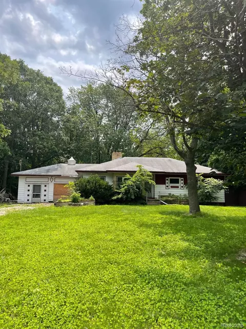 4139 W Carpenter Rd, Mount Morris, MI 48504