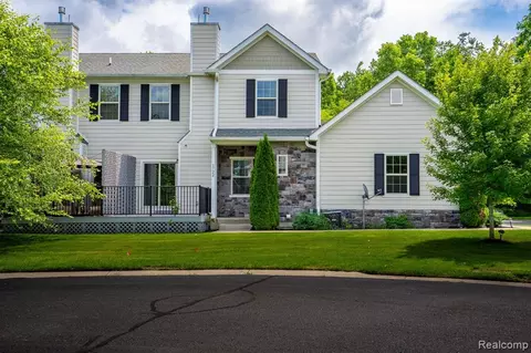 1722 Barrington #71, Lake Orion, MI 48360