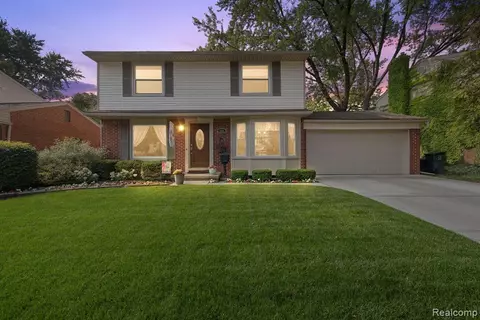 608 Shenandoah Dr, Clawson, MI 48017