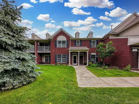 27080 Carrington, Harrison Township, MI 48045