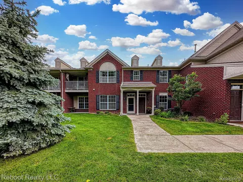 27080 Carrington, Harrison, MI 48045