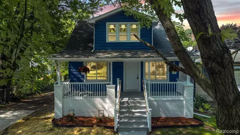 1358 Buckingham Ave, Lincoln Park, MI 48146