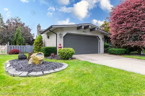 9351 Patton St, Livonia, MI 48150