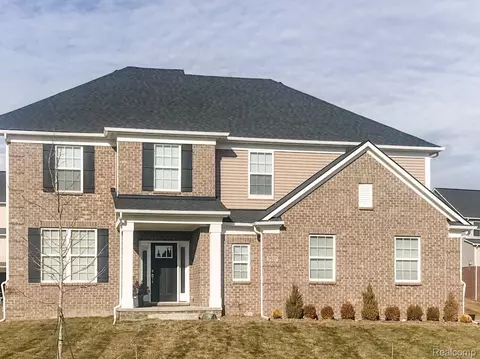 58623 Rachel Dr, Lyon, MI 48178