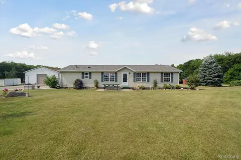 4283 E Lake Rd, Thetford, MI 48420