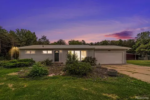 14805 Brady Rd, Brady, MI 48616