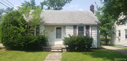 3624 Mildred St, Wayne, MI 48184