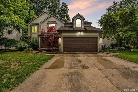 41989 Metaline Dr, Canton, MI 48187