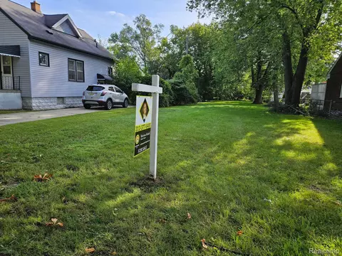 3829 Bennett St, Dearborn, MI 48124