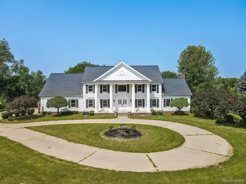 1693 Townsend Rd, Addison, MI 48367