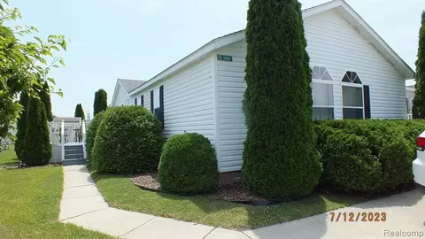 859 Trey Rdg, Monroe, MI 48161