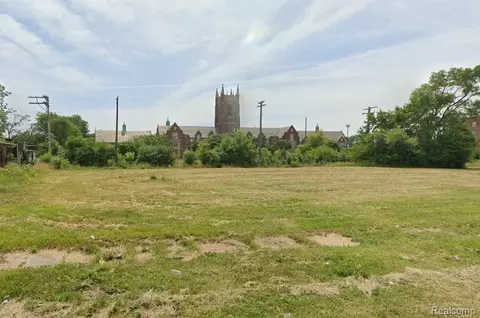 2645 Rochester St, Detroit, MI 48206