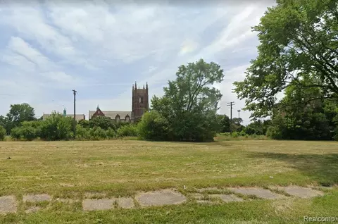 2675 Rochester St, Detroit, MI 48206