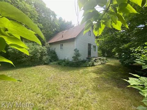 41066 Utica Rd, Sterling Heights, MI 48313