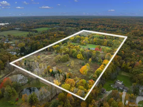 10001 Ellis Rd, Springfield, MI 48348