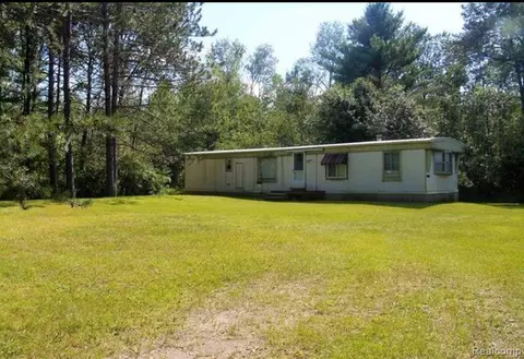5679 Bensch Rd, Alger, MI 48610