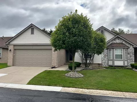 42404 Bayberry #77, Clinton Township, MI 48038