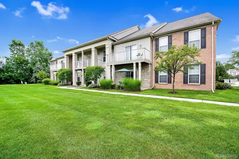 2413 Knollwood Dr, Canton, MI 48188