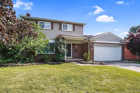 43971 Arlington Rd, Canton, MI 48187