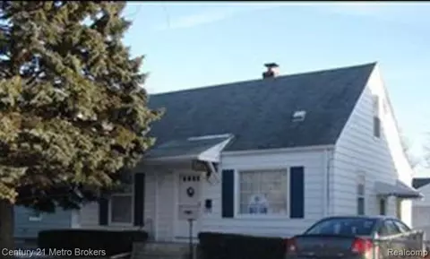745 Clinton St, Flint, MI 48507