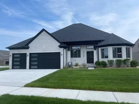 24407 Callaway Dr, Macomb, MI 48042
