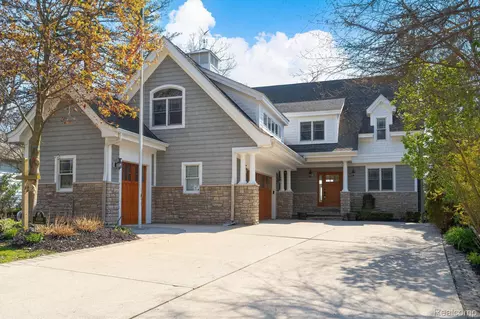 4589 Edgewood Dr, Independence, MI 48346